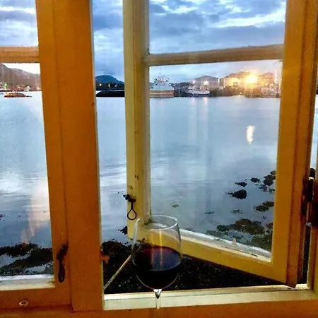 Apartment Kraemmervika Rorbuer - Lofoten Sauna Cabin #7 *